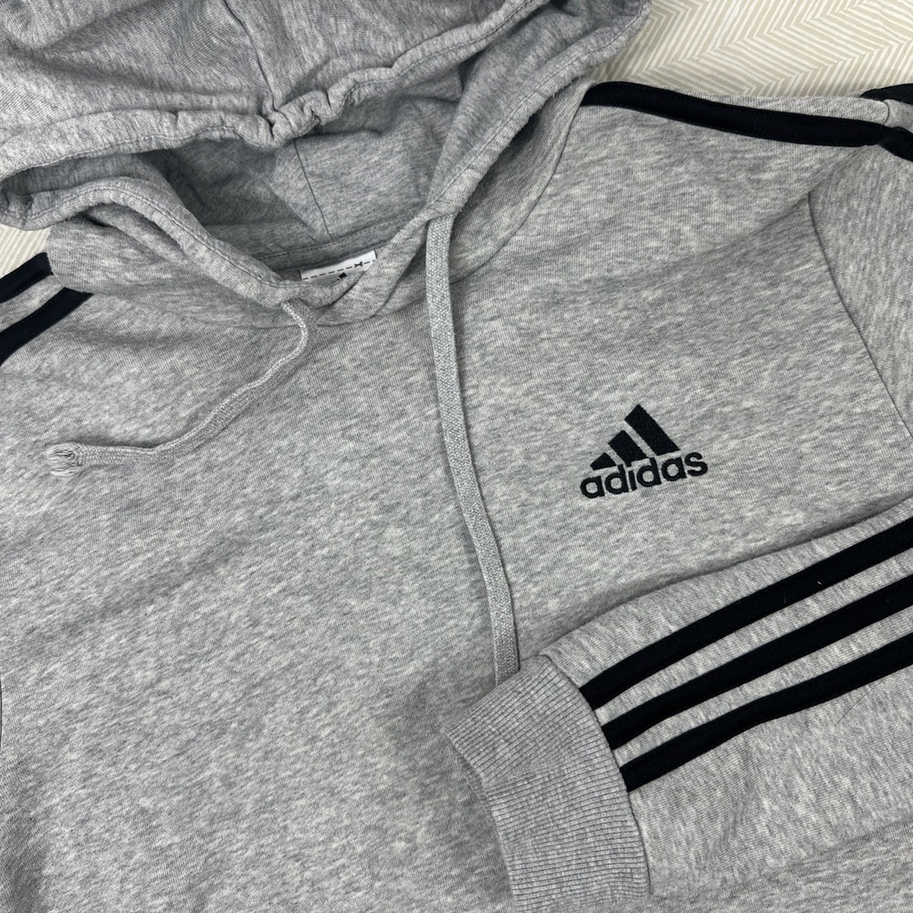 Adidas Hoodie Sweatshirt Mens Medium Gray Hoodie Logo Pockets Long Sleeve logo